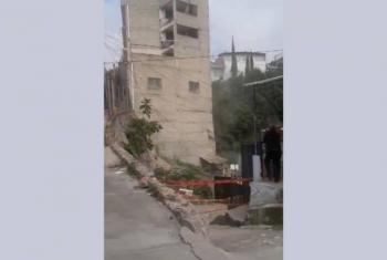 Desalojan a 50 personas por edificio a punto de colapsar en Naucalpan