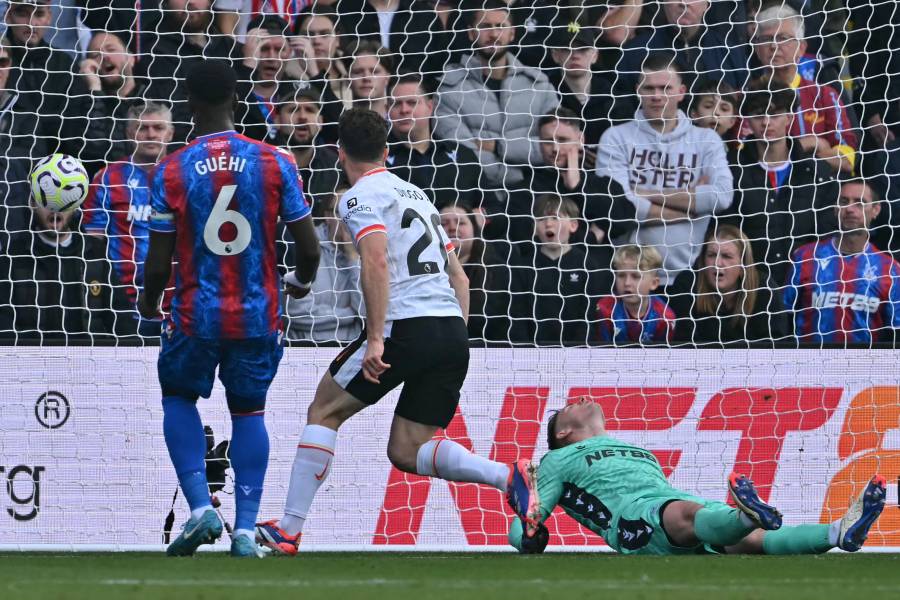 Liverpool se va al parón como líder, Manchester City y Arsenal remontan