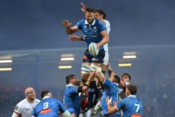El jugador de rugby franc&eacute;s fue silbado pero se mostr&oacute; 