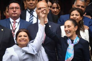 Claudia Sheinbaum respalda a Clara Brugada tras asumir jefatura de gobierno de la CDMX