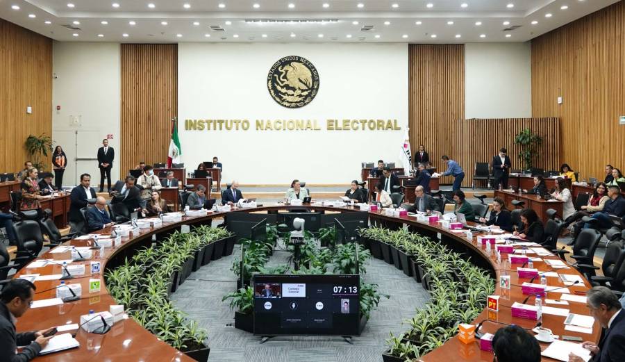 INE impugna amparos que frenan la elección de jueces y magistrados ante el TEPJF