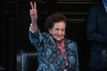 Analizan homenaje de cuerpo presente a Ifigenia Mart&iacute;nez