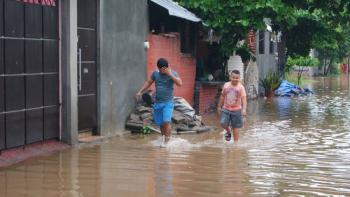 Hurac&aacute;n Milton se intensifica y avanza hacia Florida; dejar&aacute; lluvias en M&eacute;xico