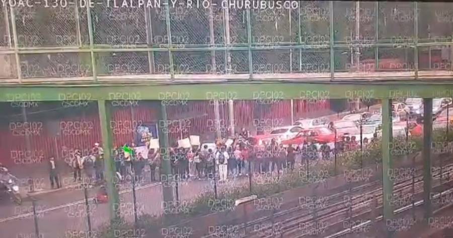 Estudiantes bloquean Calzada de Tlalpan en demanda de mayor presupuesto para la Escuela Superior de Música