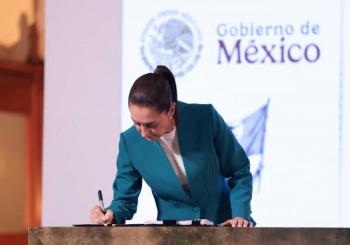 Sheinbaum firma reformas que enviar&aacute; hoy a la c&aacute;mara de Senadores