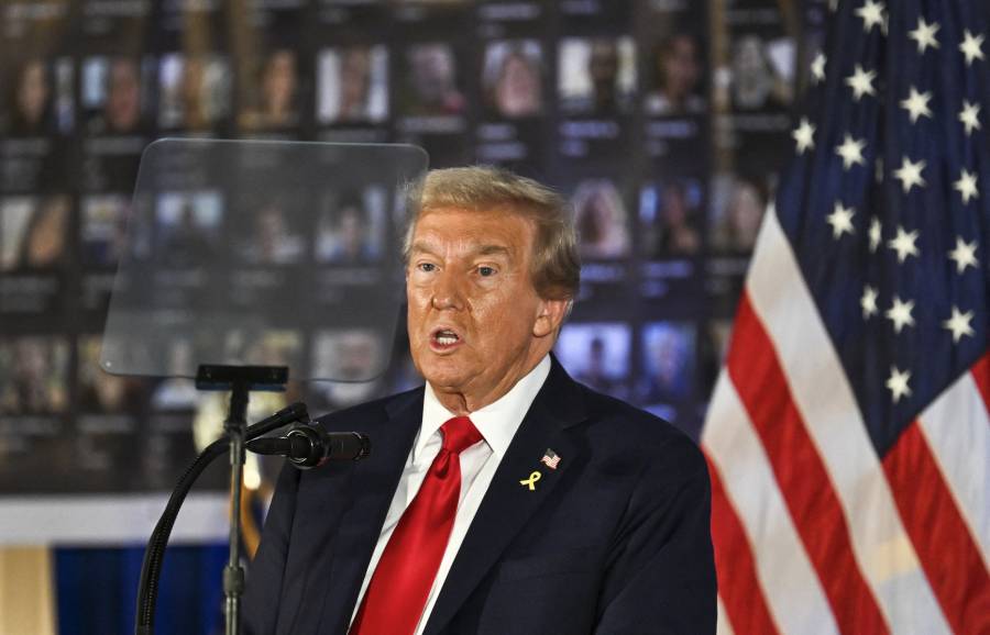 Trump envió en secreto pruebas de detección de Covid-19 a Putin, revela Bob Woodward