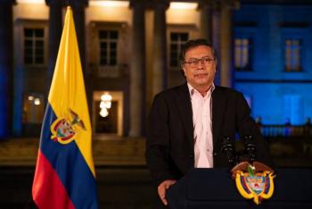 Presidente de México se solidariza con colega colombiano por investigación