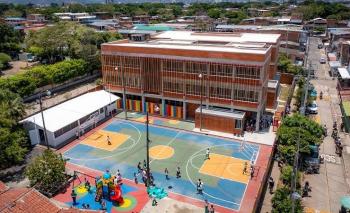M&aacute;s de 400 estudiantes y habitantes de la comuna 16 de Cali reciben las obras de ampliaci&oacute;n de la Instituci&oacute;n Educativa Rodrigo Lloreda Caicedo