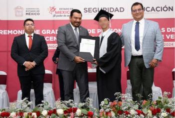 Terminan licenciatura en Administraci&oacute;n de Ventas, 13 internos de penal de Tenango del Valle
