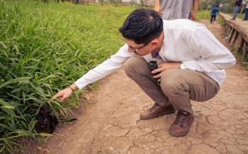 El particular encuentro entre un joven Ministro de Educaci&oacute;n y un peque&ntilde;o gato amaz&oacute;nico