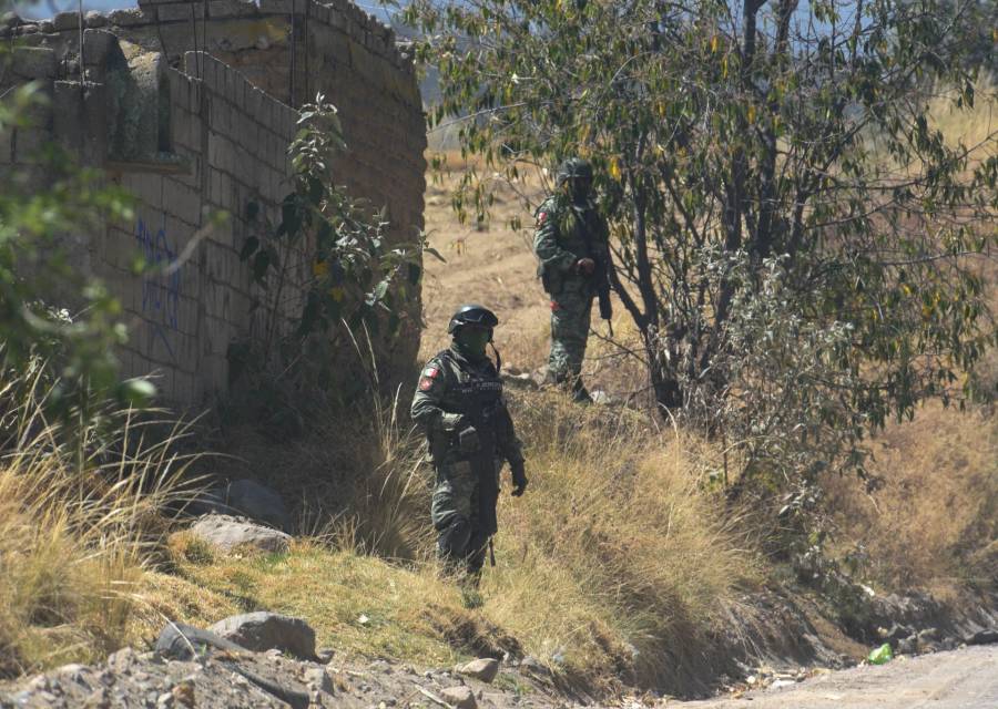 Fosas clandestinas son halladas en campamento de Chihuahua