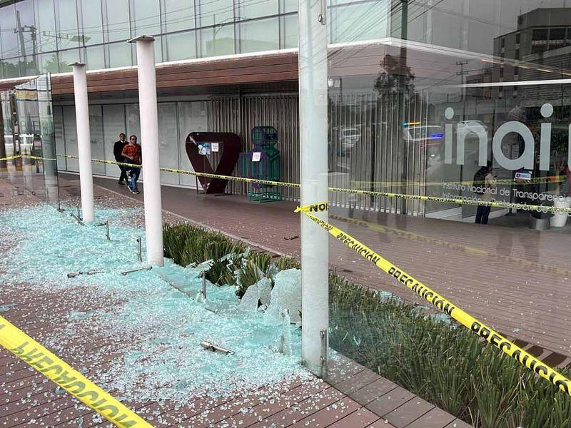 Detienen a hombre por destrozos en instalaciones del INAI en Coyoacán