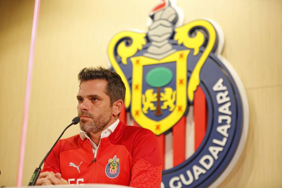 Chivas de Guadalajara anuncia la salida de Fernando Gago como director técnico
