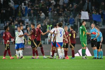 Italia y B&eacute;lgica empatan en un partido marcado por la roja a Pellegrini