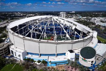 Hurac&aacute;n Milton arranca el techo del estadio de los Tampa Bay Rays