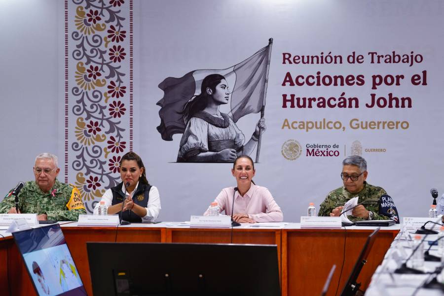 Sheinbaum recorre calles de Acapulco tras paso del huracán “John”