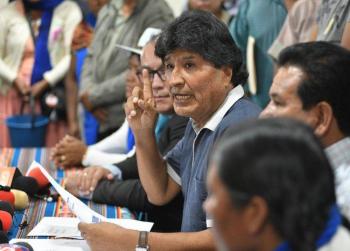 Evo Morales amenaza con bloqueos si se emite orden de captura en su contra