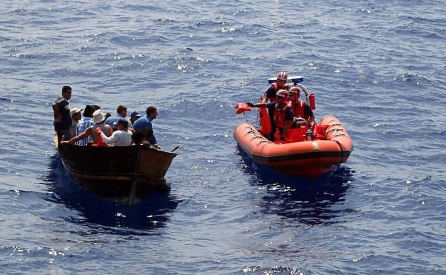 Recuperan tres migrantes fallecidos de una embarcaci&oacute;n cerca de Espa&ntilde;a