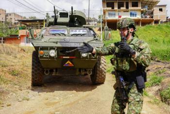 Autoridades de Colombia visitan zona donde ej&eacute;rcito lanz&oacute; ofensiva antiguerrilla