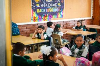 Impulsan educaci&oacute;n en Texcaltitl&aacute;n con becas y mejoras en infraestructura escolar