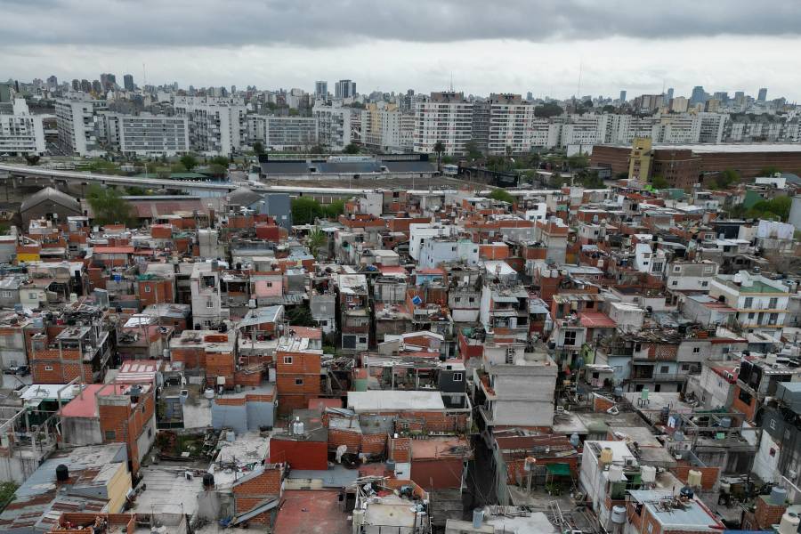 Crece la deuda y la vulnerabilidad en los países más pobres, advierte el banco mundial