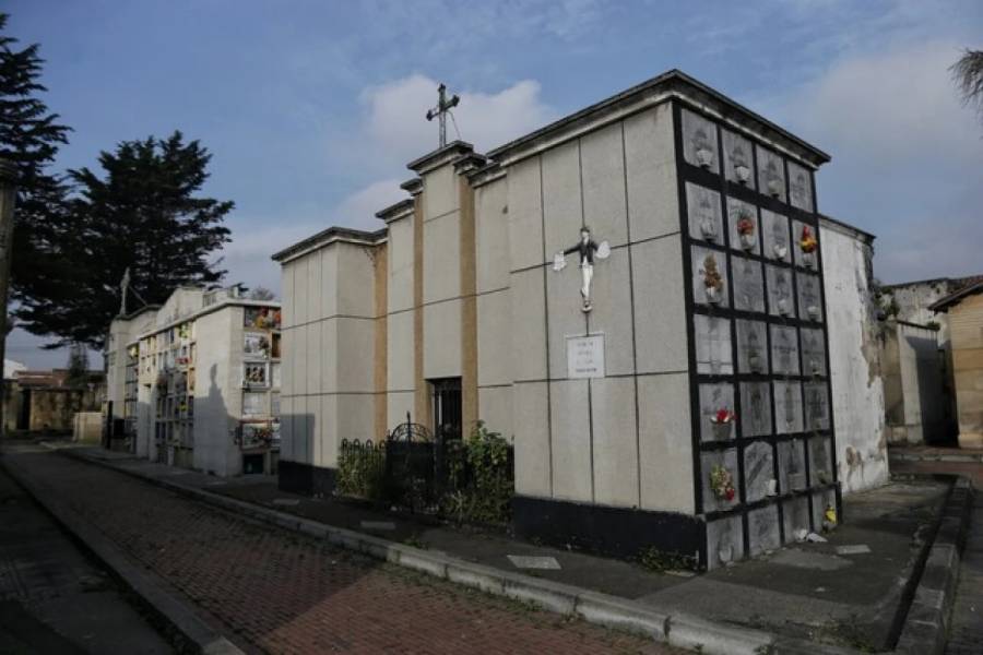 Bogotá enfrenta escasez de bóvedas en cementerios, advierte la Personería