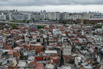 Crece la deuda y la vulnerabilidad en los pa&iacute;ses m&aacute;s pobres, advierte el banco mundial