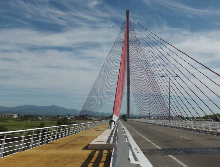 Muere influencer británico tras caer de un puente en España