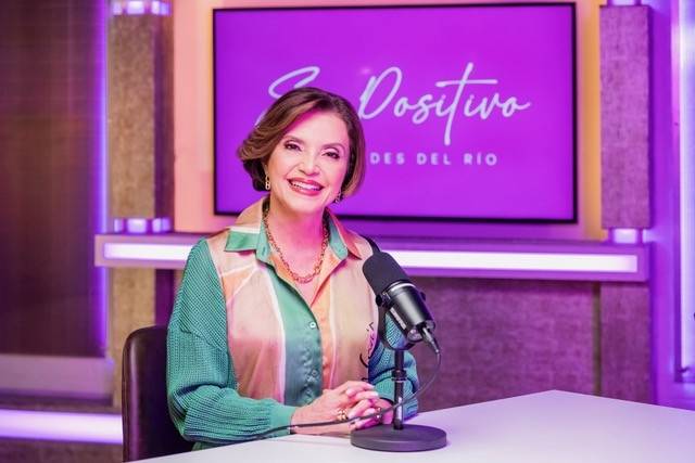 Lourdes del Río va por la séptima temporada de su podcast “En positivo”