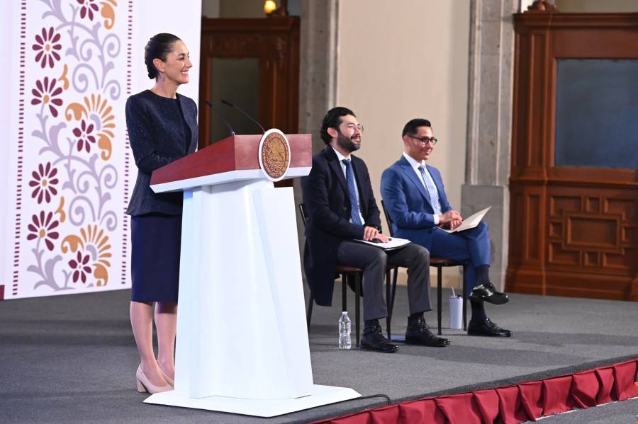 Sheinbaum promete impulsar transición energética pese a eliminarla de la nueva reforma