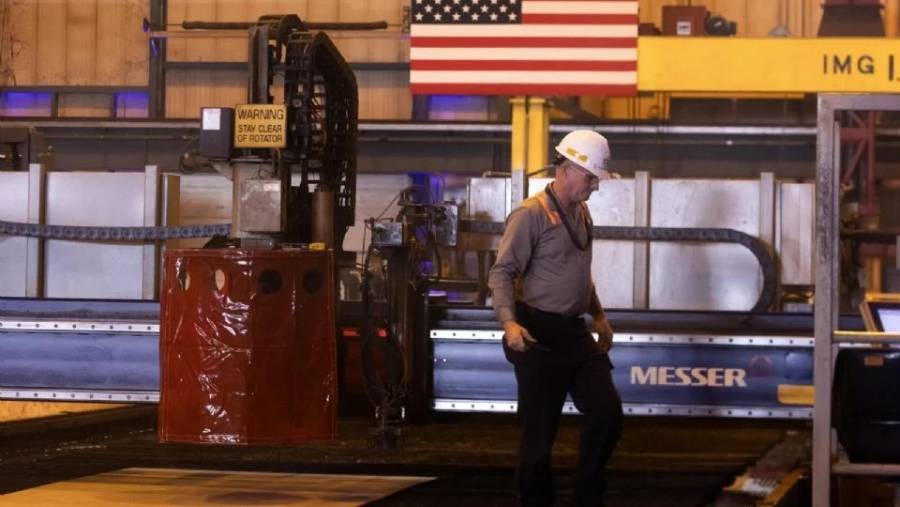 Caída en la producción industrial de EE.UU. en septiembre por huelga y huracanes