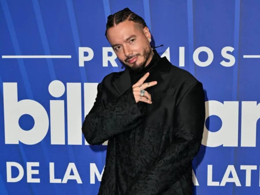 J Balvin, María Becerra, Gloria Trevi desfilaron por la alfombra roja de los Premios Billboard de la Música Latina