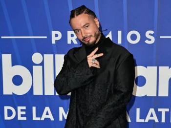 J Balvin, Mar&iacute;a Becerra, Gloria Trevi desfilaron por la alfombra roja de los Premios Billboard de la M&uacute;sica Latina