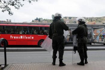 Condenan a polic&iacute;a por homicidio en estaci&oacute;n de TransMilenio
