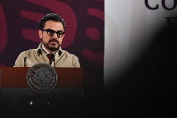 Zo&eacute; Robledo permanece en el IMSS