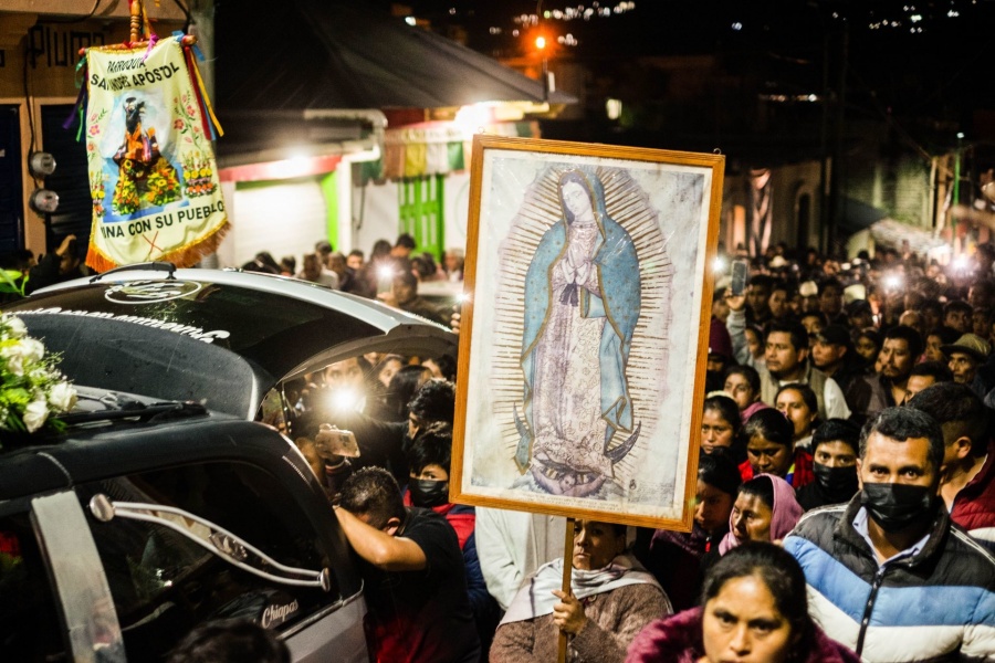 Miles despiden al sacerdote Marcelo Pérez Pérez entre reclamos de justicia en San Cristóbal de Las Casas
