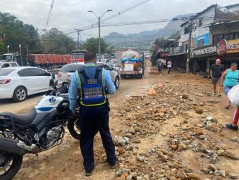 Desbordamientos en la Autopista Medell&iacute;n-Bogot&aacute;