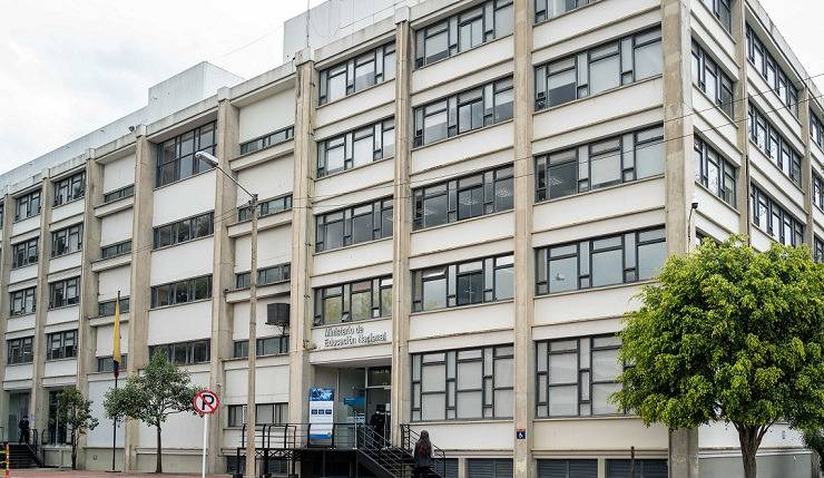 El Ministerio de Educación rechaza el ataque en el que se vio afectada la Institución Educativa Cayetano Franco Pinzón en San Calixto (Norte de Santander) y exige respeto a los entornos escolares