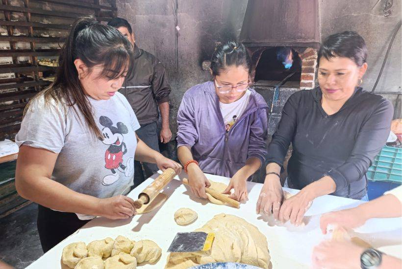 Pan de muerto de Tepetitlán; Una tradición que llena de sabor las ofrendas