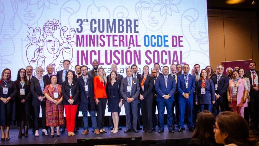 CISS profundiza acerca de la formalizaci&oacute;n laboral y cobertura universal ante la OCDE