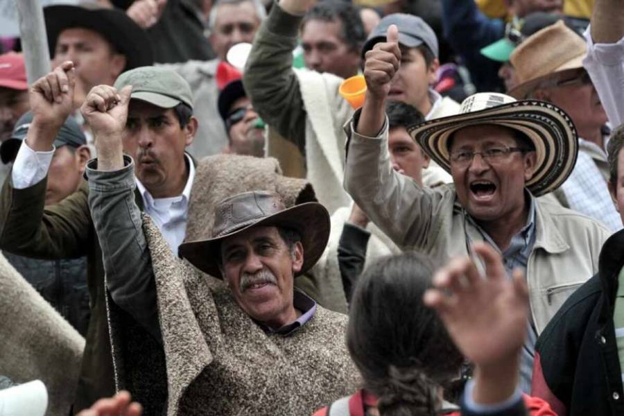 Gobierno llamado a dialogar con campesinos y pequeños mineros en paro