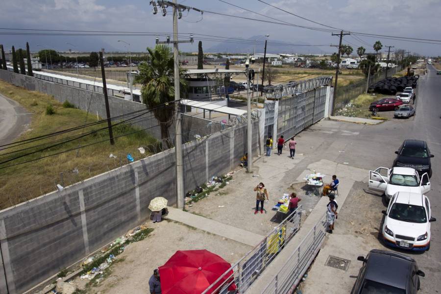 Hombre atropella a tres familiares, incluyendo un beb&eacute;
