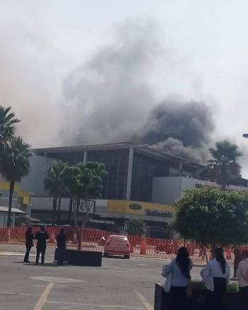 Incendio en Plaza Las Am&eacute;ricas de Ecatepec