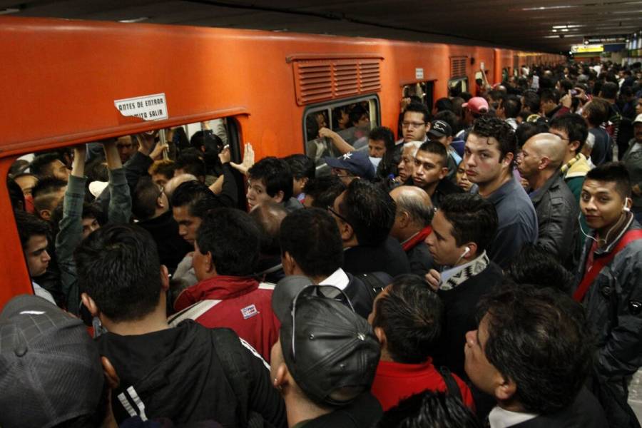 Metro CDMX: Reportan retrasos de hasta 15 minutos en las Líneas 3 y 12