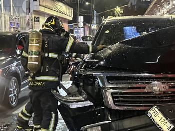 Camioneta blindada choca contra unidad de Metrob&uacute;s