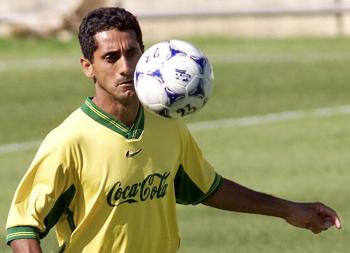 Muere el ex lateral Z&eacute; Carlos, subcampe&oacute;n del mundo con Brasil en 1998