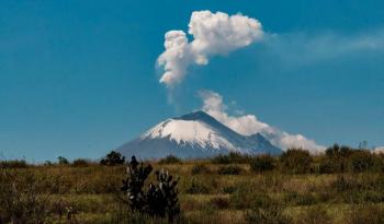 Actividades en el Aeropuerto Hermanos Serd&aacute;n suspendidas por ca&iacute;da de ceniza del volc&aacute;n Popocat&eacute;petl