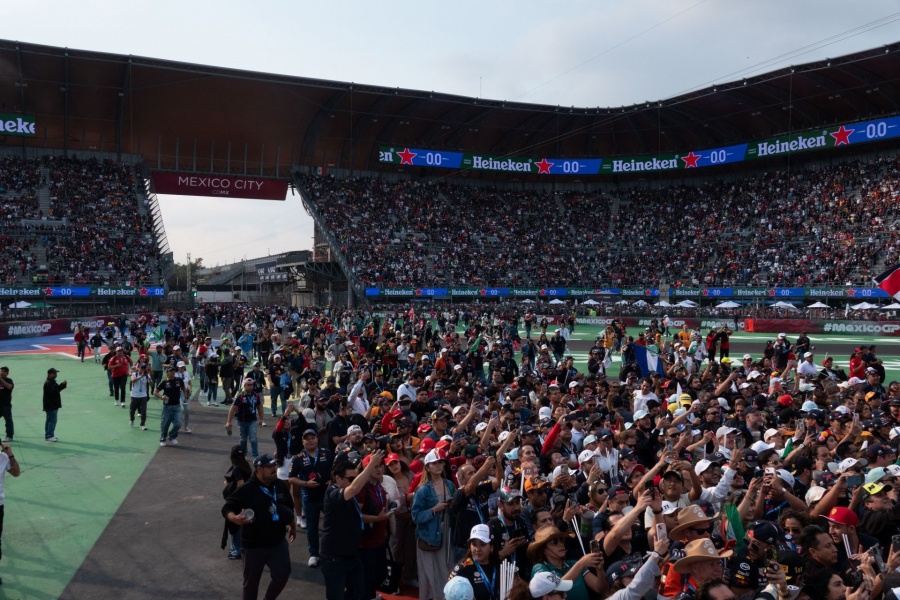 El Gran Premio de México, un imán para celebridades y figuras del entretenimiento
