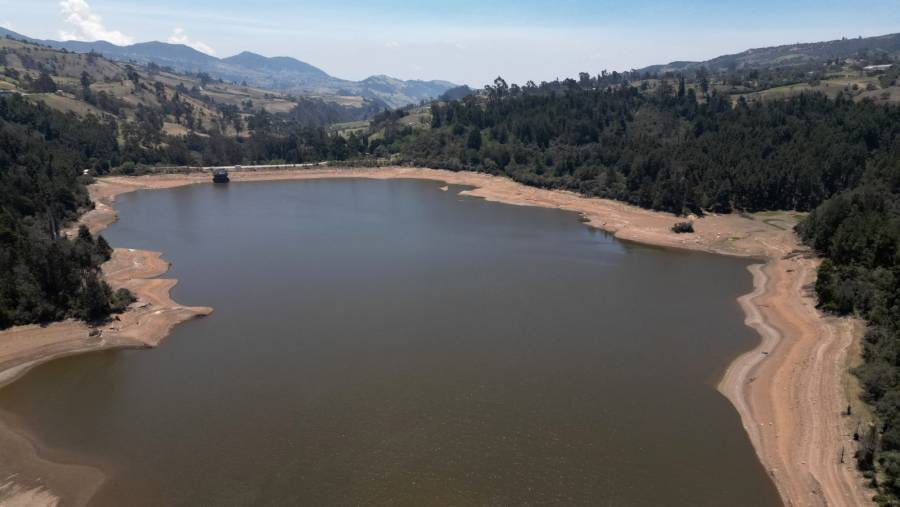 Bogotá enfrenta riesgo de desabastecimiento de agua en 2025, advierte la CRA