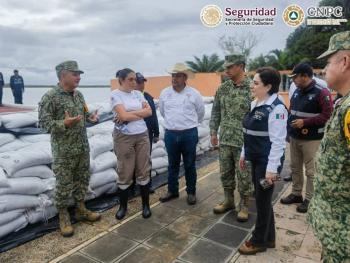Coordinaci&oacute;n Nacional de Protecci&oacute;n Civil intensifica apoyo en zonas afectadas por onda tropical en Veracruz